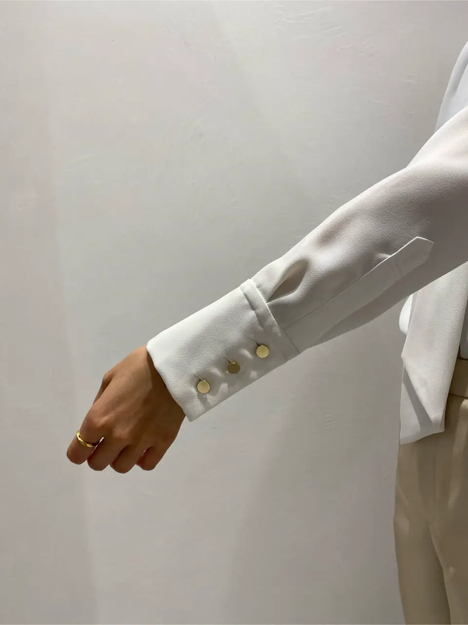 BEIGE， R.A コーディネート画像