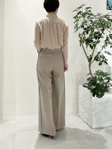 BEIGE， 小泉 コーディネート画像