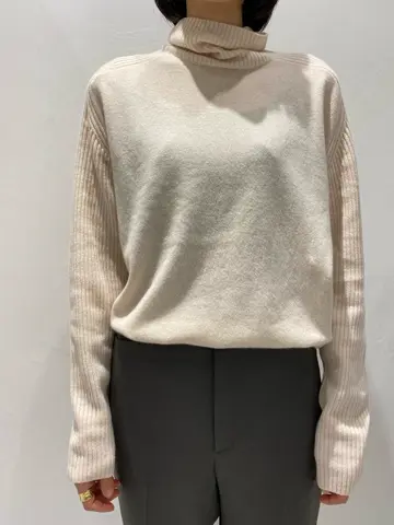 BEIGE， R.A コーディネート画像
