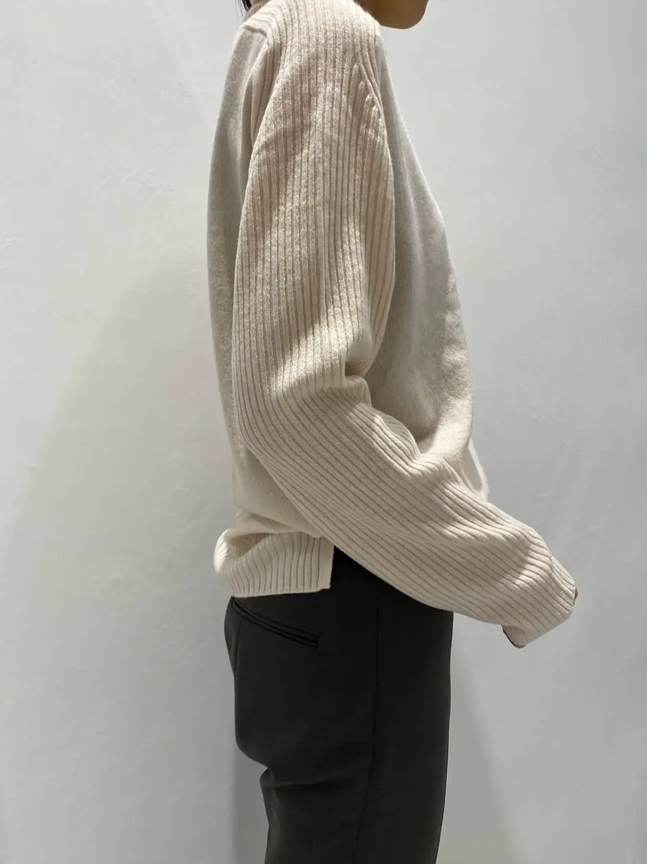 BEIGE， R.A コーディネート画像