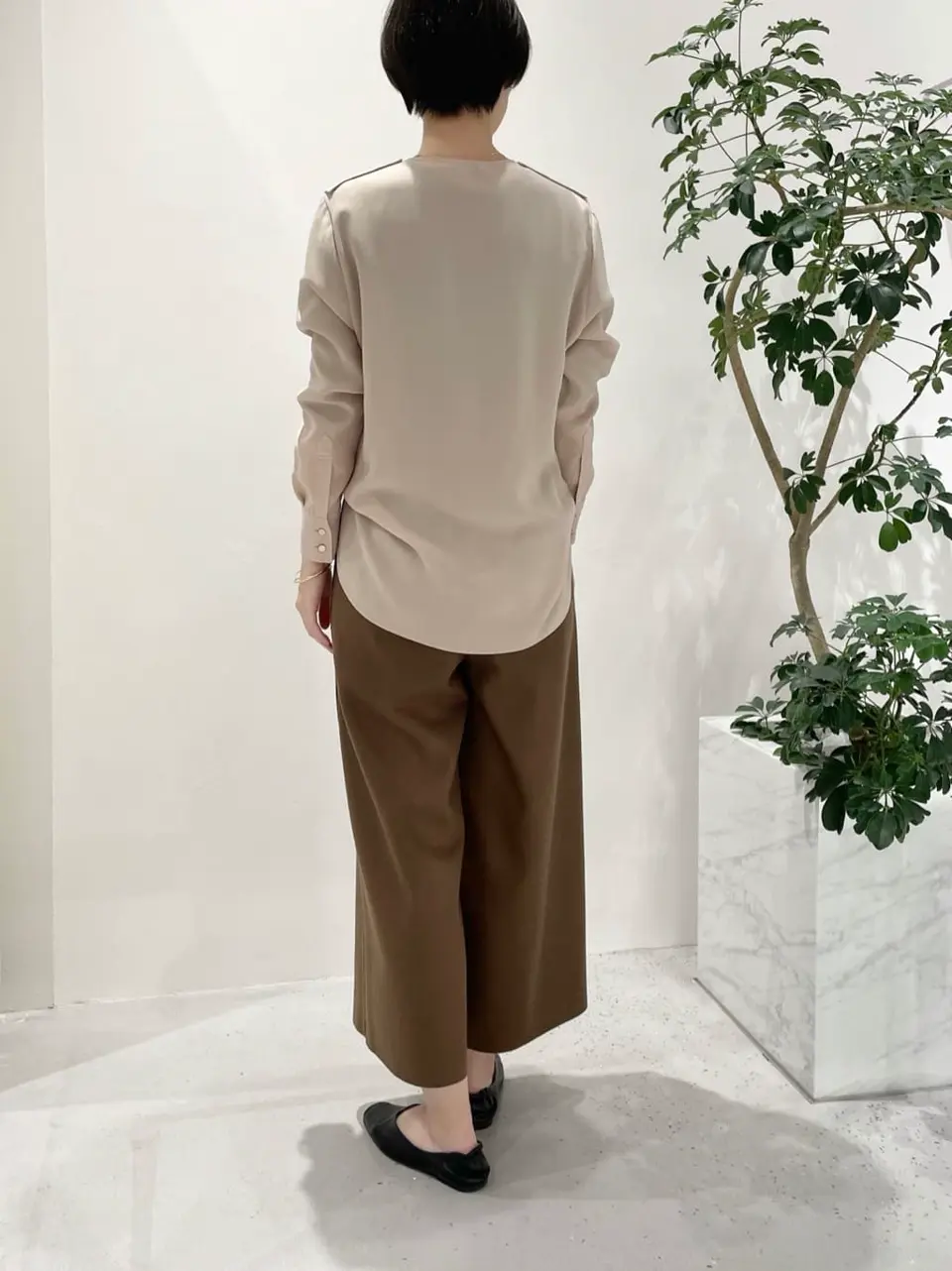 BEIGE， 小泉 コーディネート画像