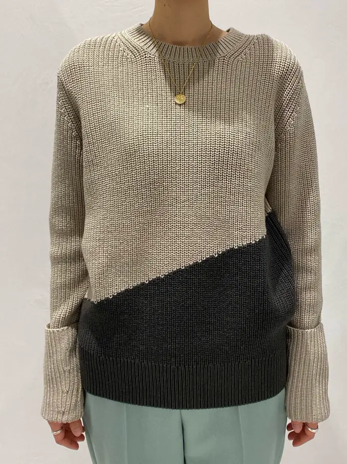 BEIGE， R.A コーディネート画像