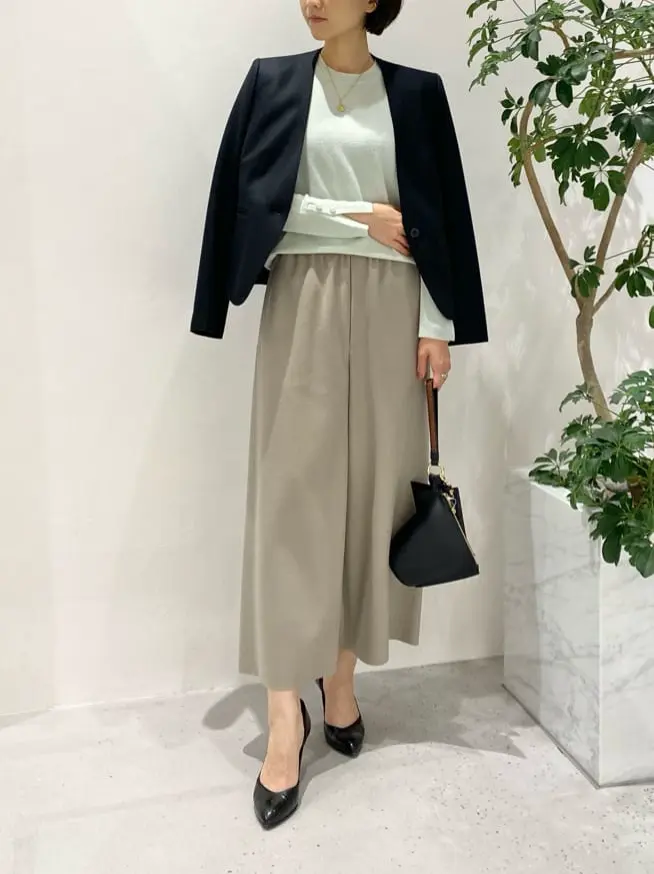 BEIGE， R.A コーディネート画像