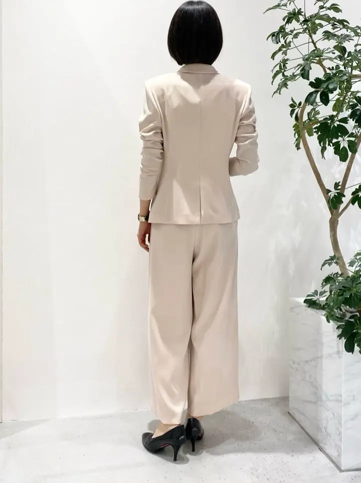 BEIGE， R.A コーディネート画像