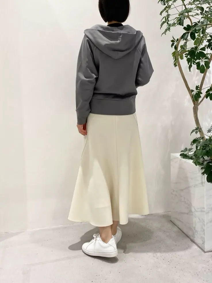 BEIGE， R.A コーディネート画像