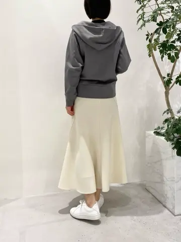 BEIGE， R.A コーディネート画像