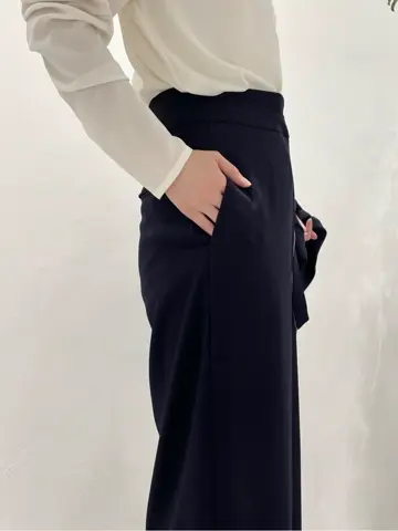 BEIGE， 小泉 コーディネート画像