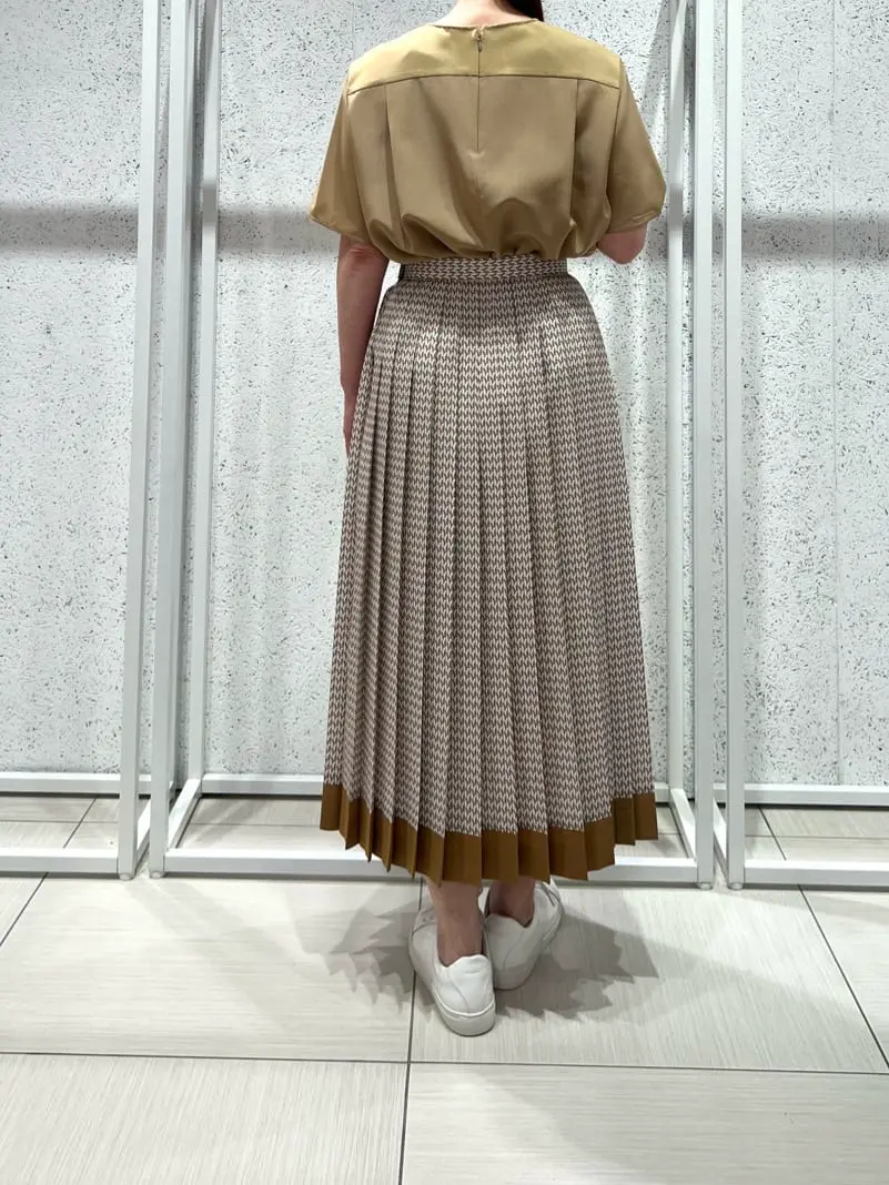 BEIGE， スタッフ コーディネート画像