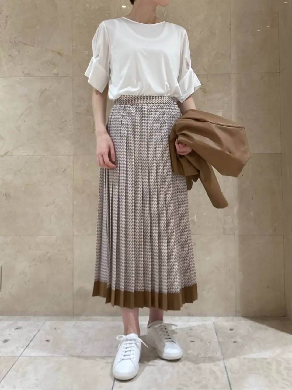 BEIGE， スタッフ コーディネート画像