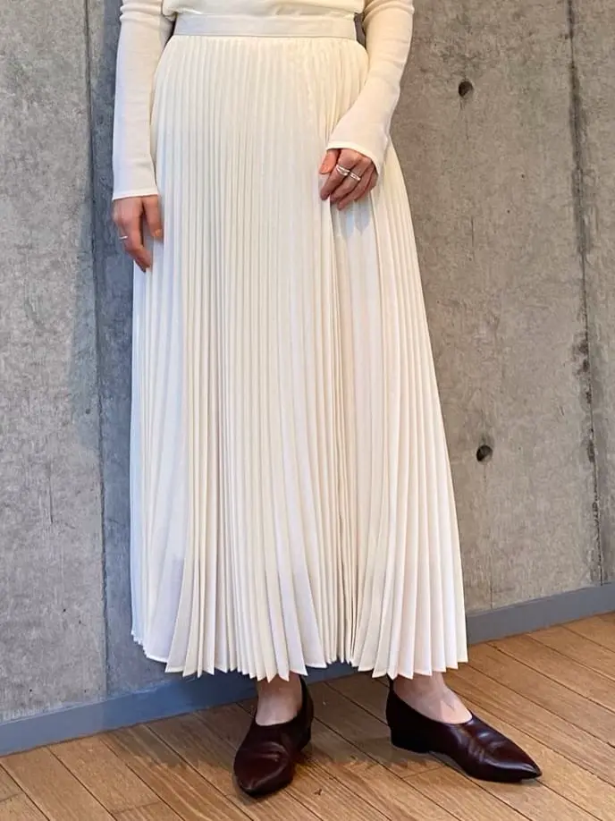 BEIGE， R.A コーディネート画像