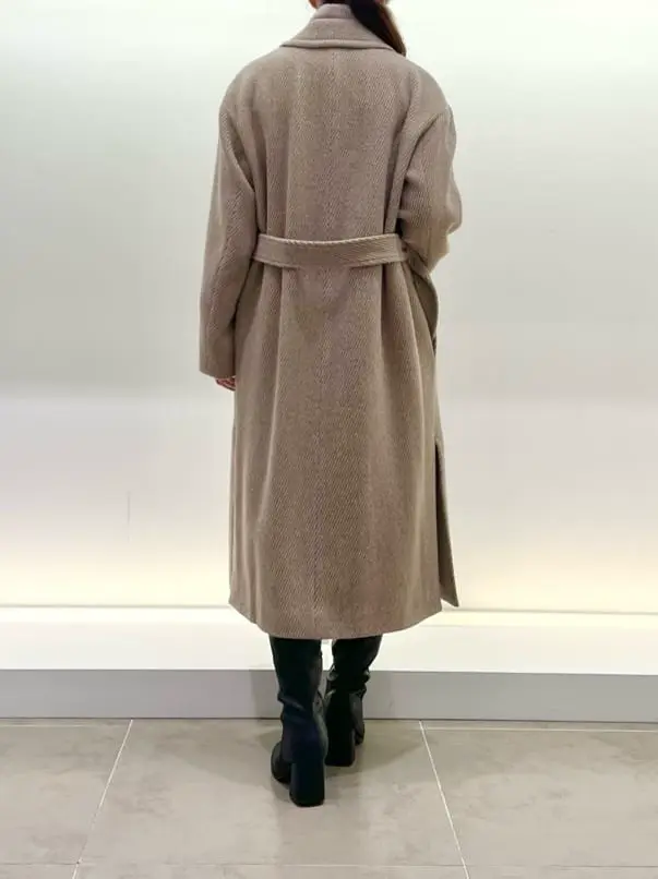 BEIGE， スタッフ コーディネート画像