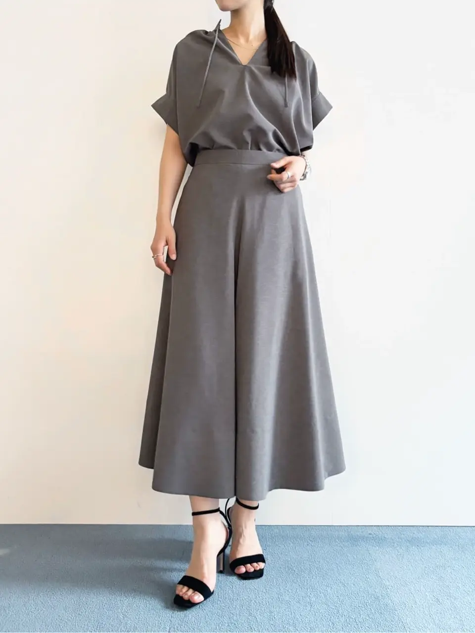 BEIGE， R.A コーディネート画像