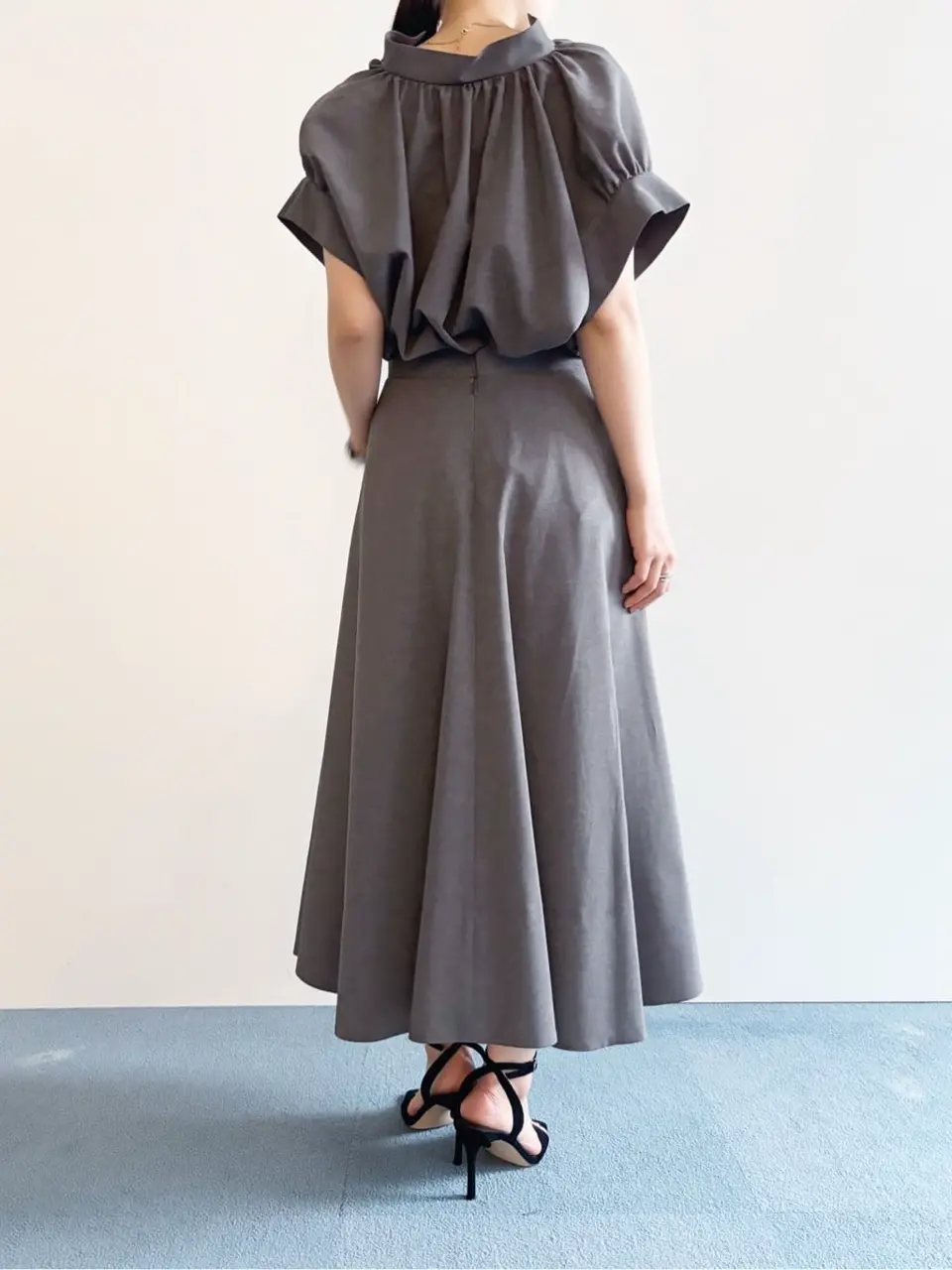 BEIGE， R.A コーディネート画像