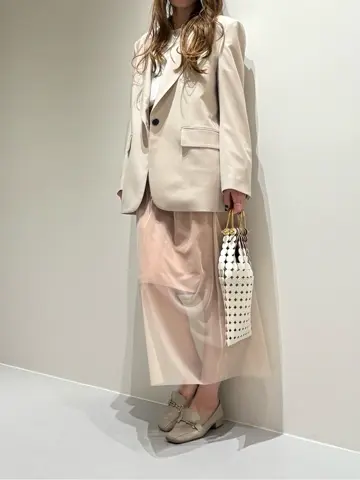 BEIGE， Adachi コーディネート画像