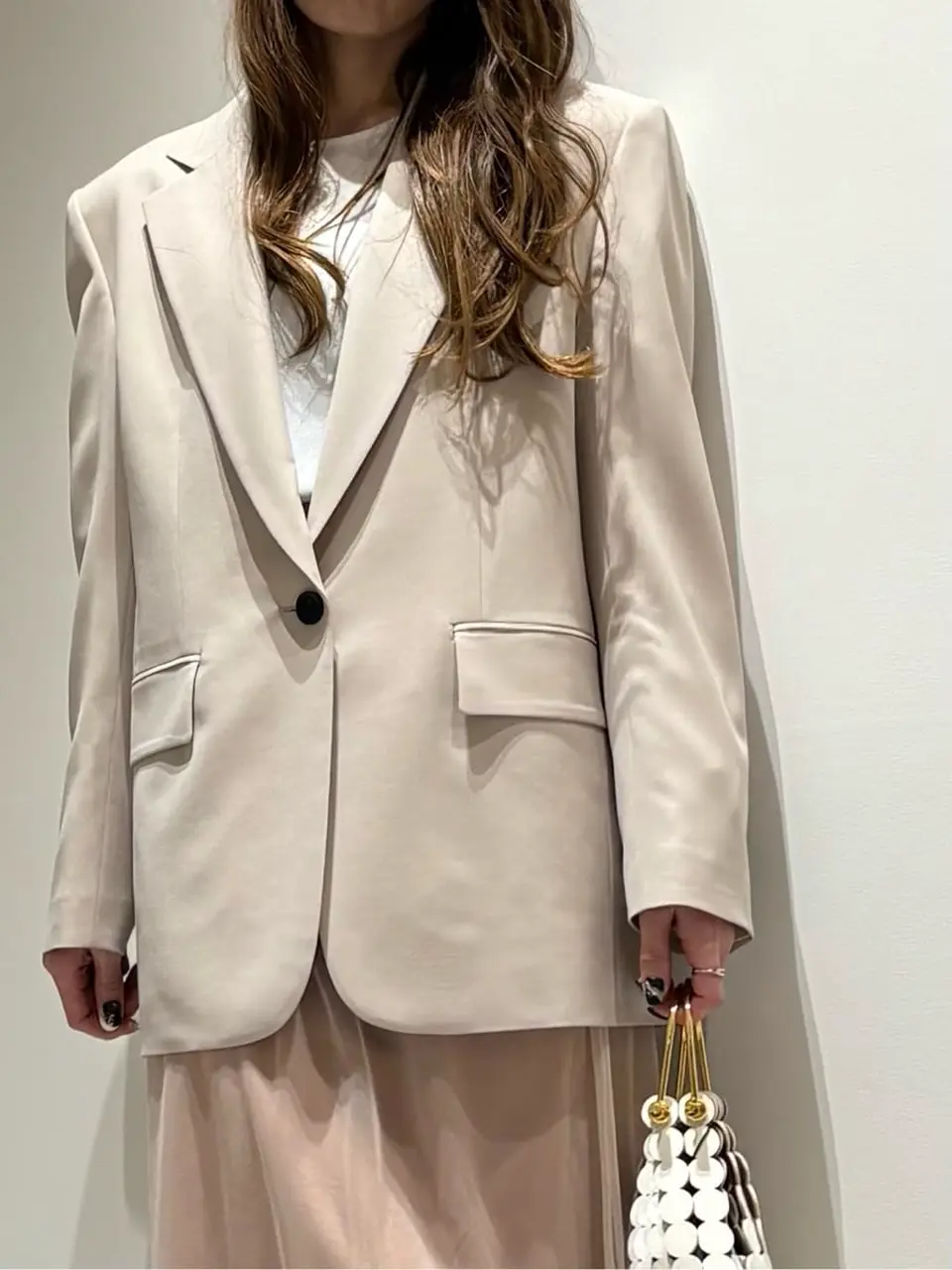 BEIGE， Adachi コーディネート画像