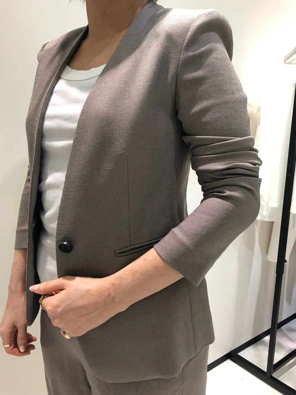 BEIGE， 藤木 コーディネート画像