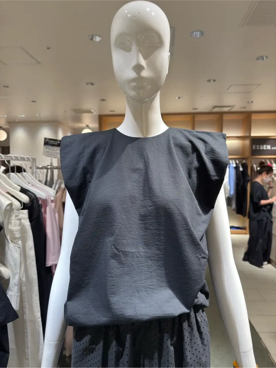 BEIGE， スタッフ コーディネート画像