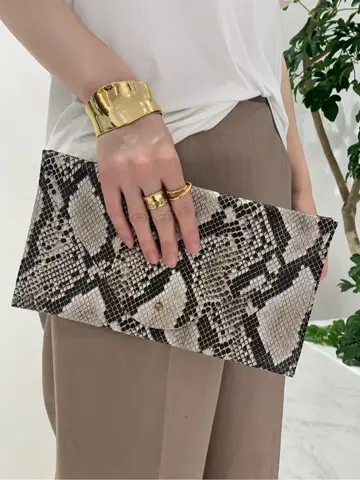 BEIGE， 小泉 コーディネート画像