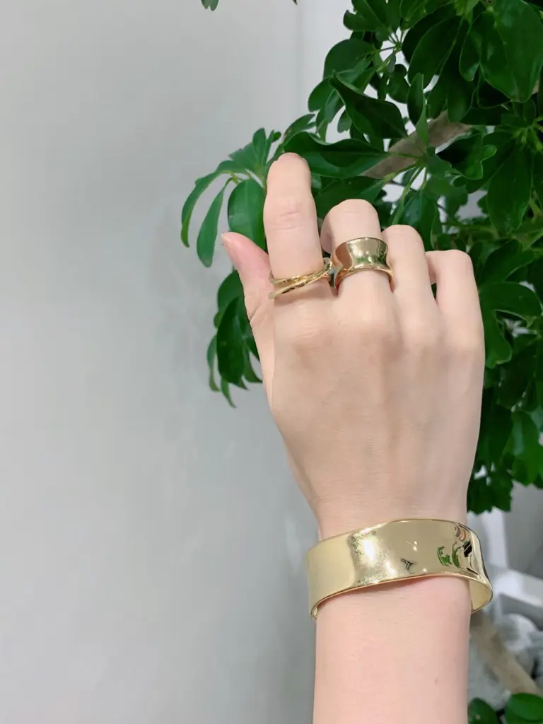 BEIGE， 小泉 コーディネート画像