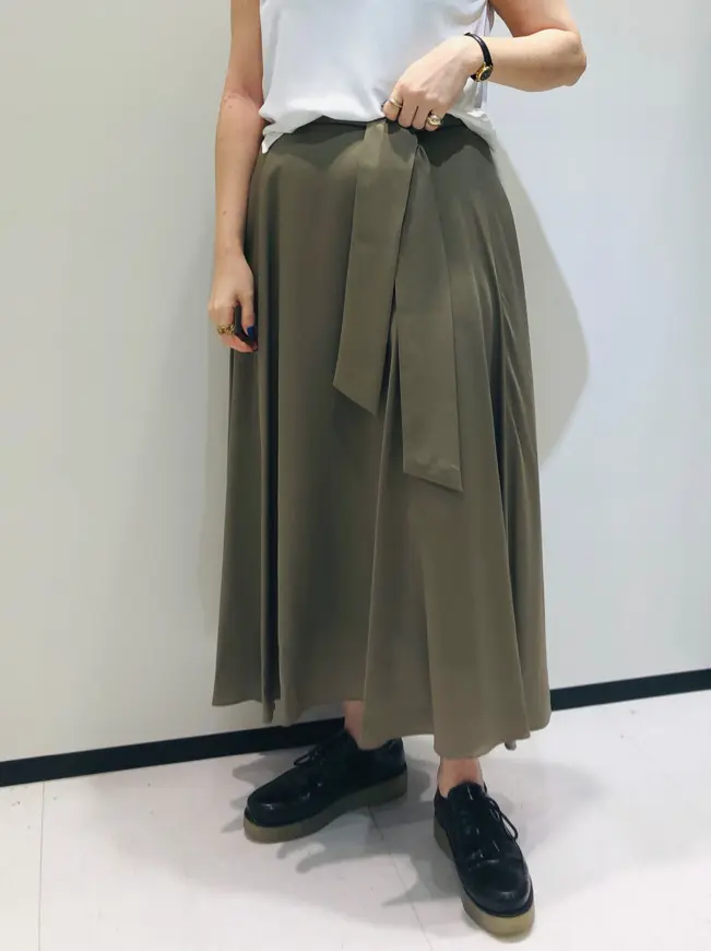 BEIGE， 藤木 コーディネート画像