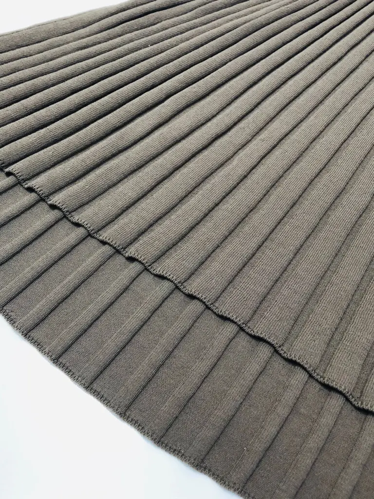 BEIGE， 藤木 コーディネート画像