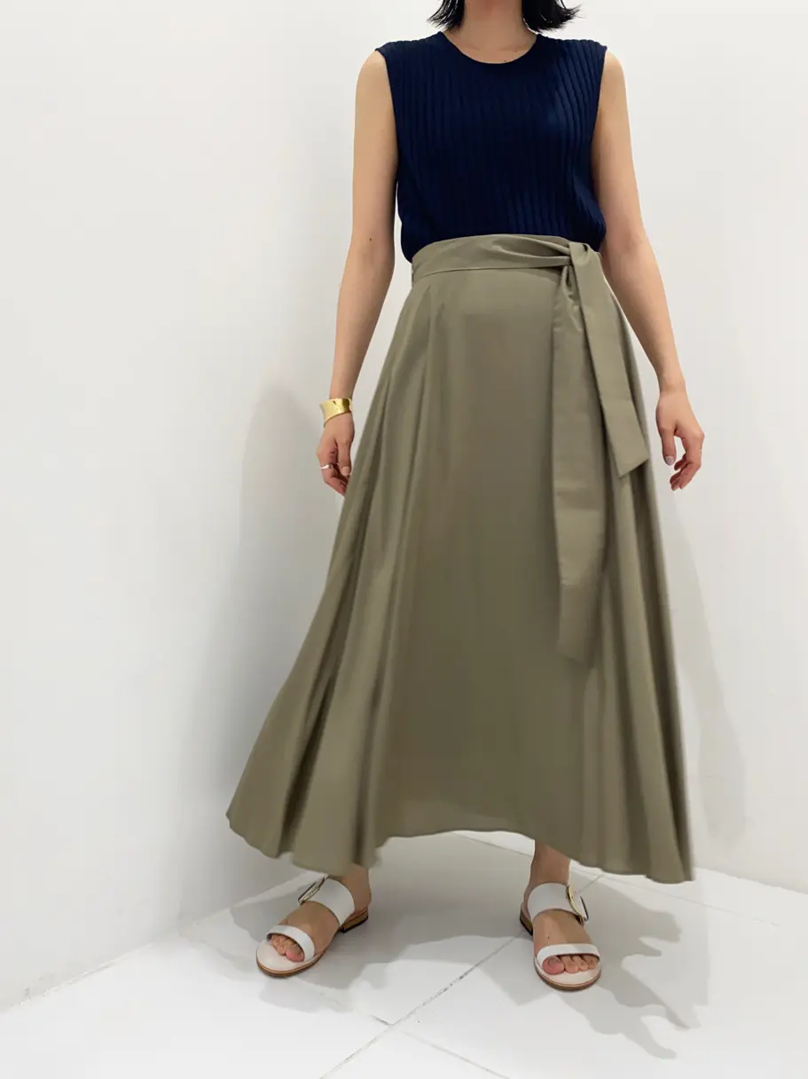 BEIGE， R.A コーディネート画像