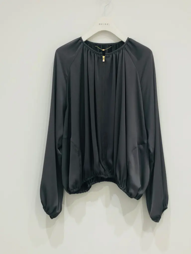 BEIGE， 藤木 コーディネート画像