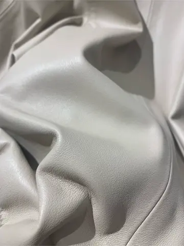 BEIGE， 小泉 コーディネート画像