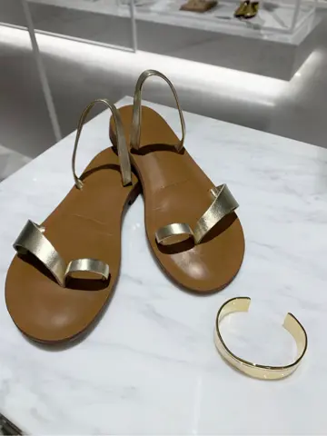 BEIGE， 小泉 コーディネート画像