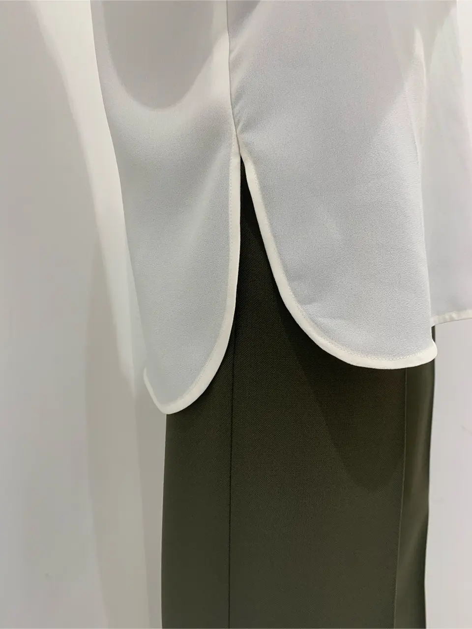 BEIGE， R.A コーディネート画像