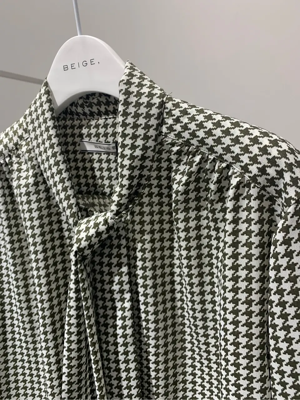 BEIGE， 小泉 コーディネート画像