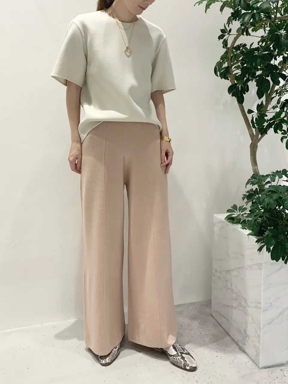 BEIGE， 小泉 コーディネート画像