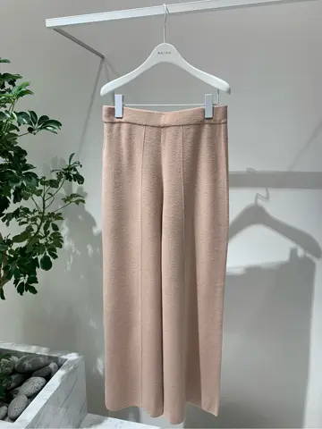 BEIGE， 小泉 コーディネート画像