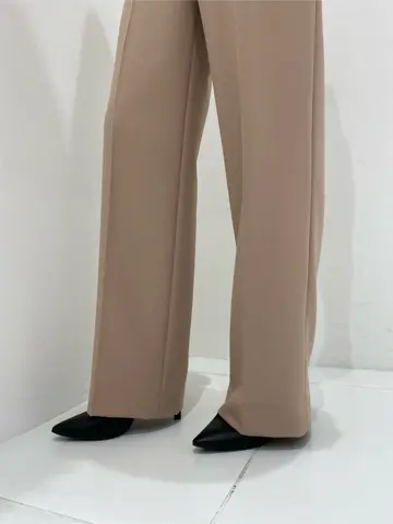 BEIGE， R.A コーディネート画像