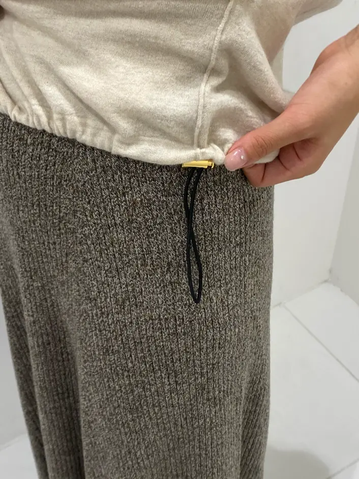 BEIGE， アライ コーディネート画像