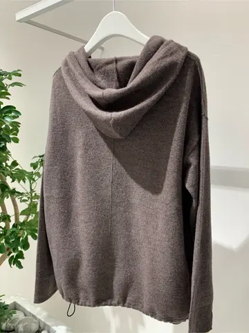 BEIGE， 小泉 コーディネート画像