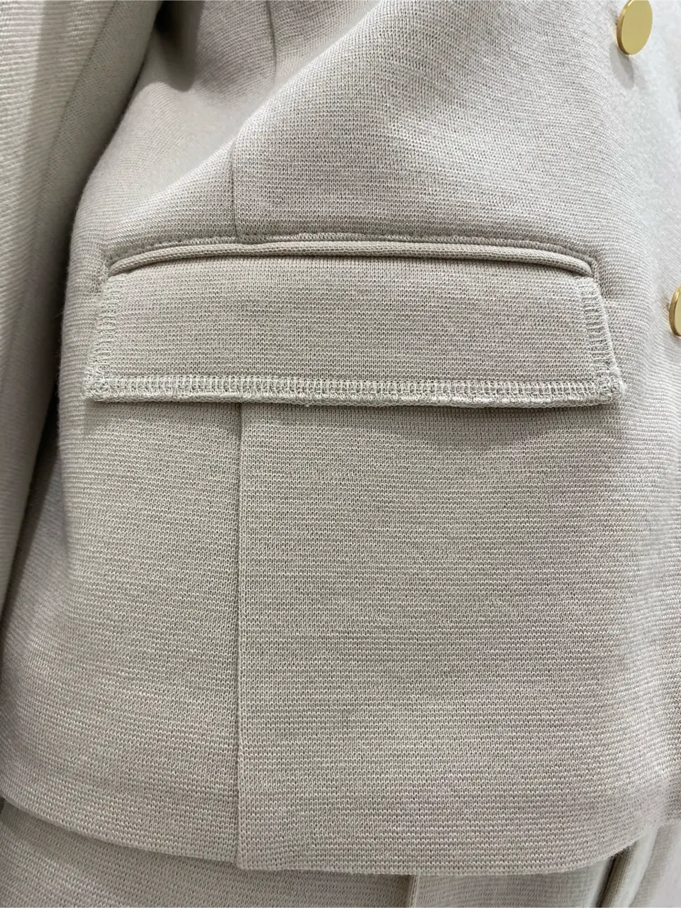 BEIGE， R.A コーディネート画像