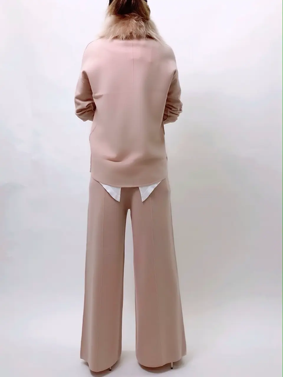 BEIGE， 宮坂 コーディネート画像