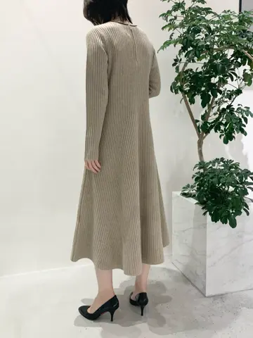BEIGE， 小泉 コーディネート画像