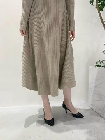 BEIGE， 小泉 コーディネート画像