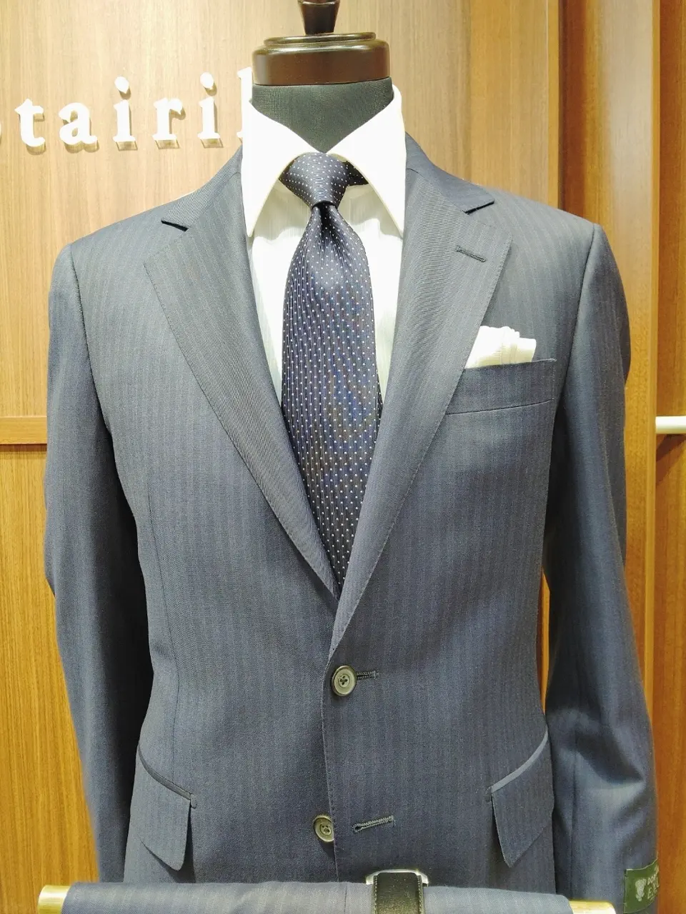 GOTAIRIKU 江坂 コーディネート画像