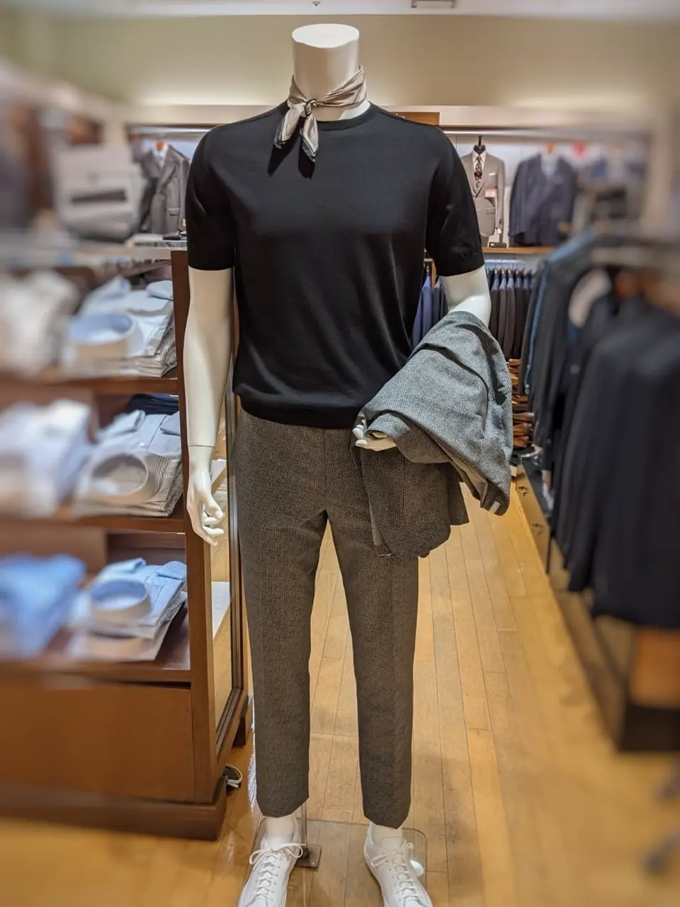  スタッフT コーディネート画像