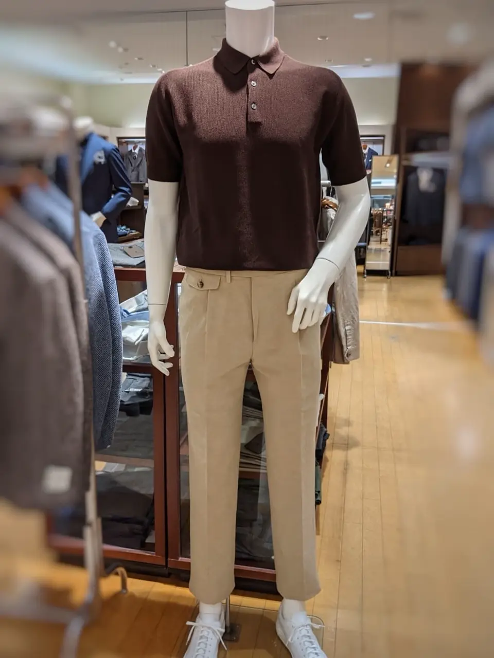  スタッフT コーディネート画像