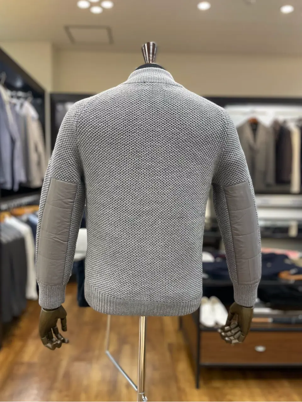 GOTAIRIKU 星野 コーディネート画像