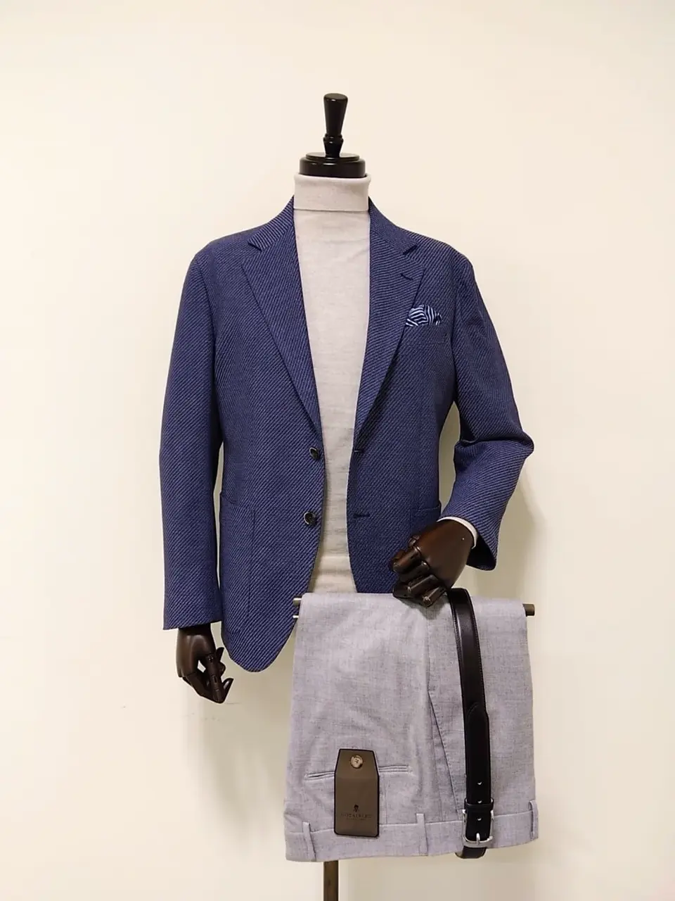  金子 コーディネート画像