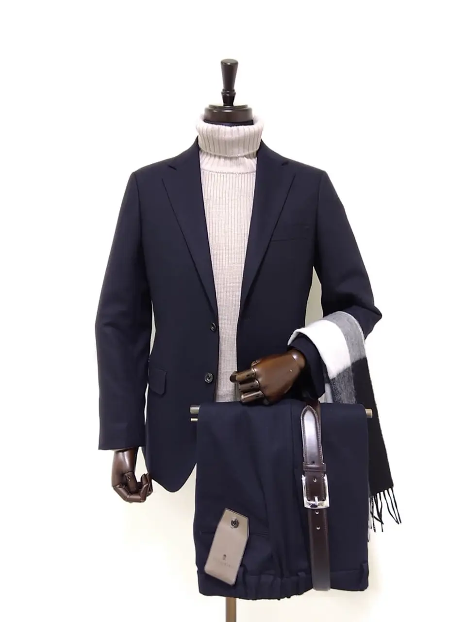  金子 コーディネート画像