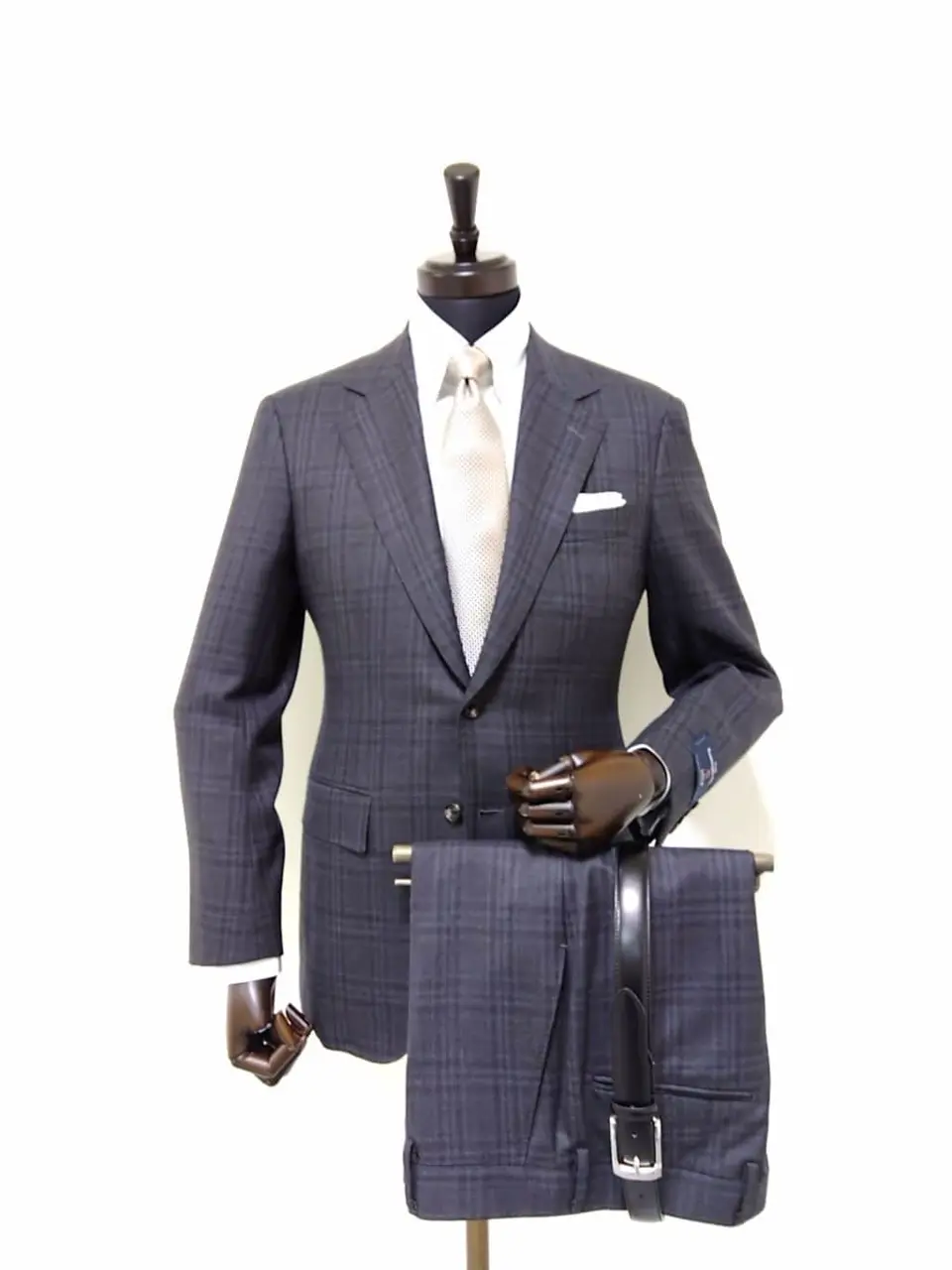  金子 コーディネート画像