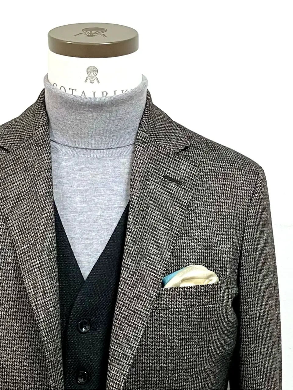 GOTAIRIKU 今井 コーディネート画像