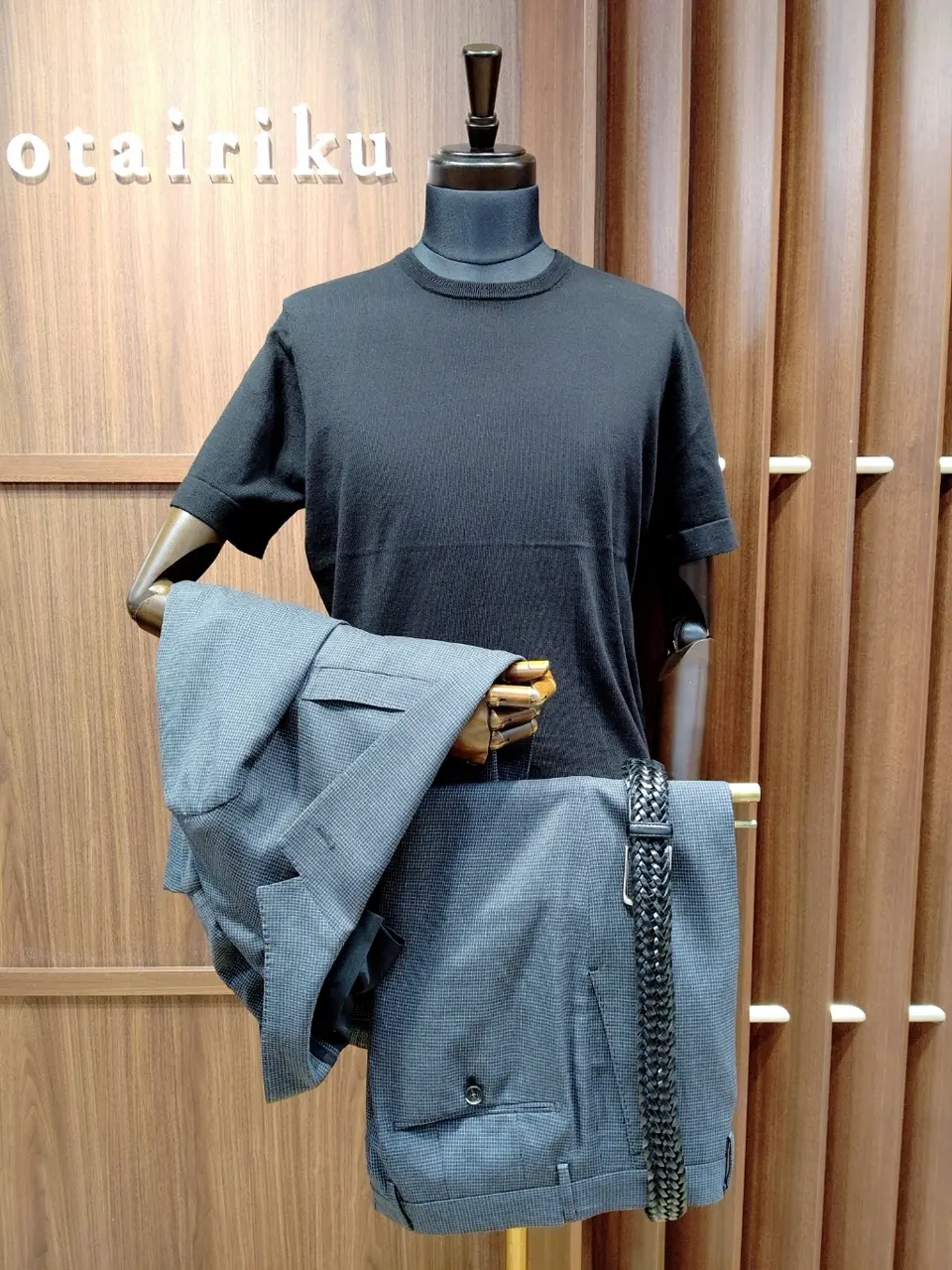 GOTAIRIKU 江坂 コーディネート画像