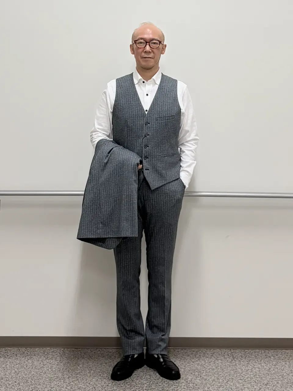 JOSEPH ABBOUD 若山 コーディネート画像
